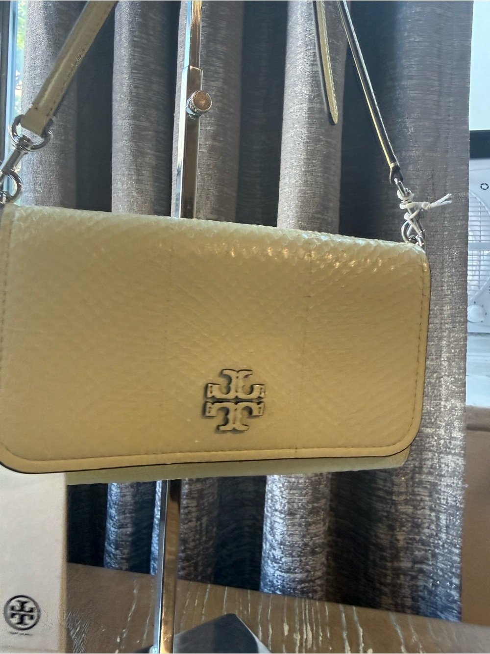 Tory Burch Thea Embossed Patchwork Flat Wallet Crossbody Lemon Tart NWT - Picture 11 of 12